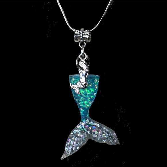 Mermaid Necklace - Picture 4 of 5